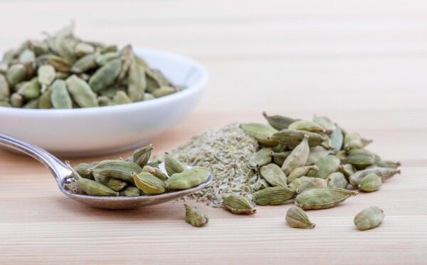 Organic Ceylon Cardamom, Whole Pods, Hand Picked, Sri Lanka